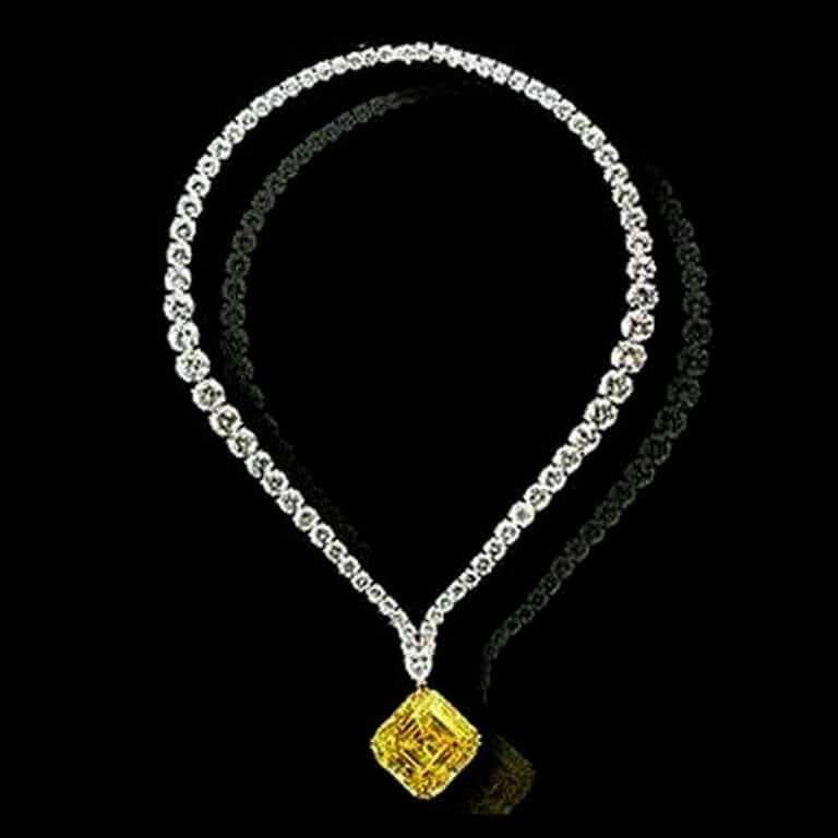 6.-Leviev-Yellow-Diamond-Pendant-768x768