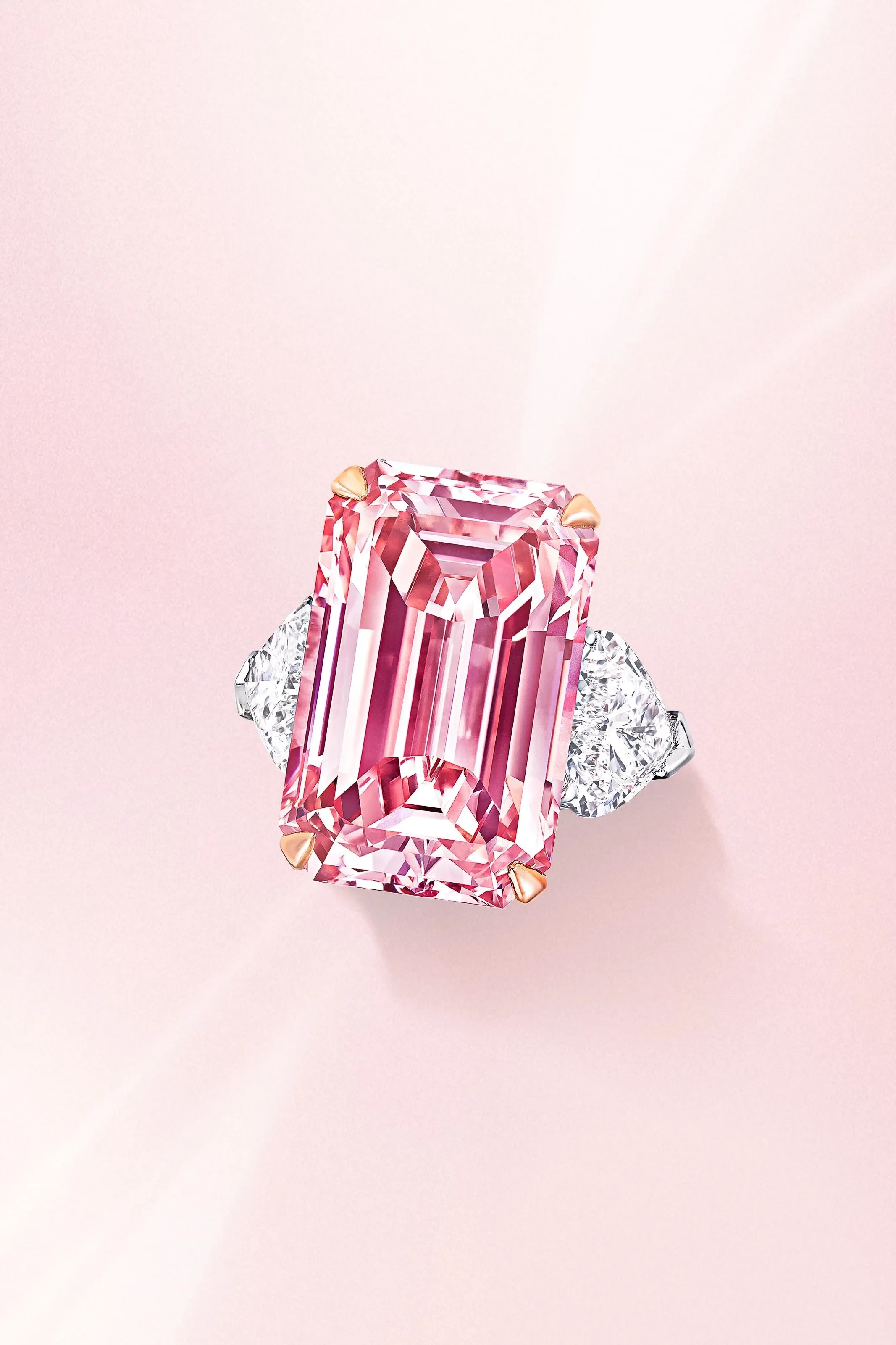 MAZ_EPD_HIJ_Pink-Diamonds_Graff-Emerald-Cut-Pink-Diamond-Ring_IMG_4x5-min-edited