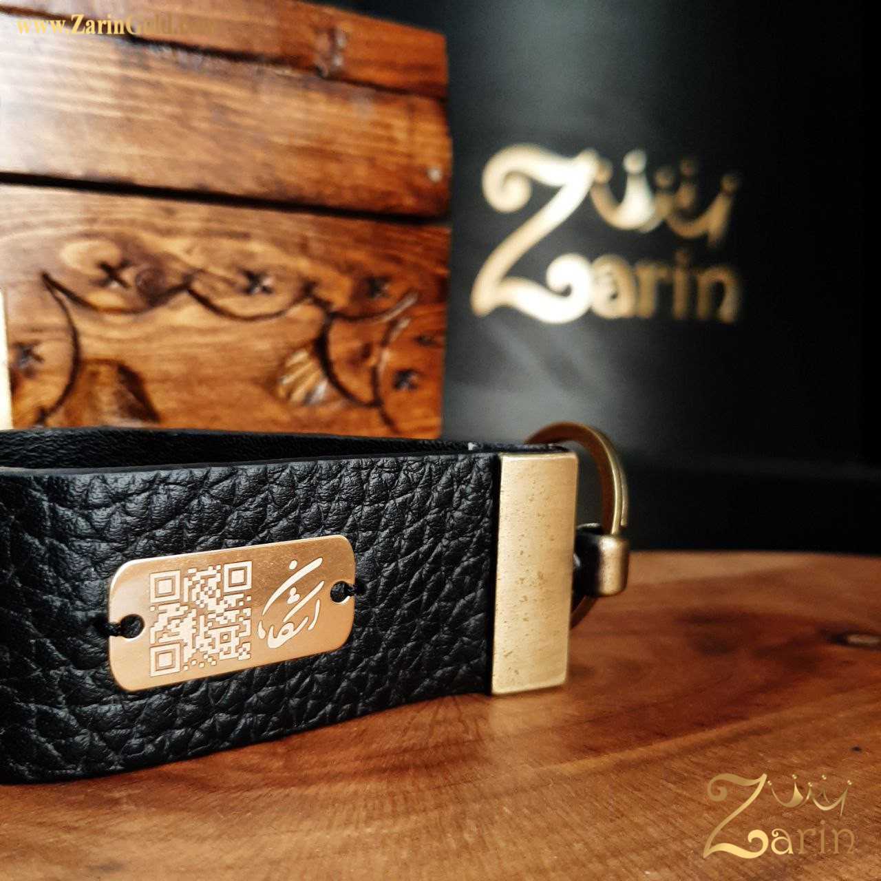 جاسوئیچی چرم و طلا مردانه با حک اسم آرش و بارکد